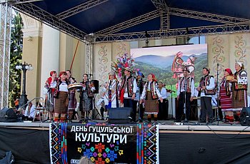 За підтримки Голови Комітету з питань культури і духовності Миколи Княжицького у місті Полтава відбулось театралізоване мистецьке свято «День гуцульської культури»